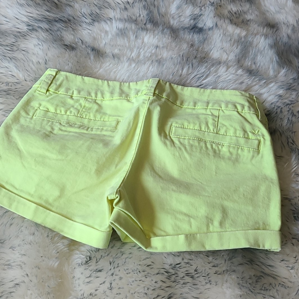 AE Shorts - Picture 2 of 4
